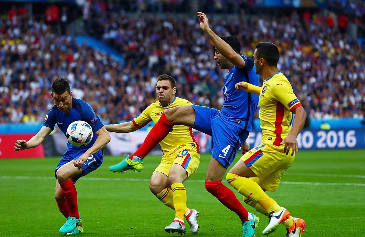 今夜荷甲焦点战；丹佛掘金完成体检；引发热议；纪律约束更严格的简单介绍