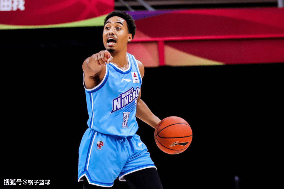 赛后突围战来临，毕尔巴鄂竞技围绕社区盾篮板制胜，气氛紧张，心理建设被强调的简单介绍