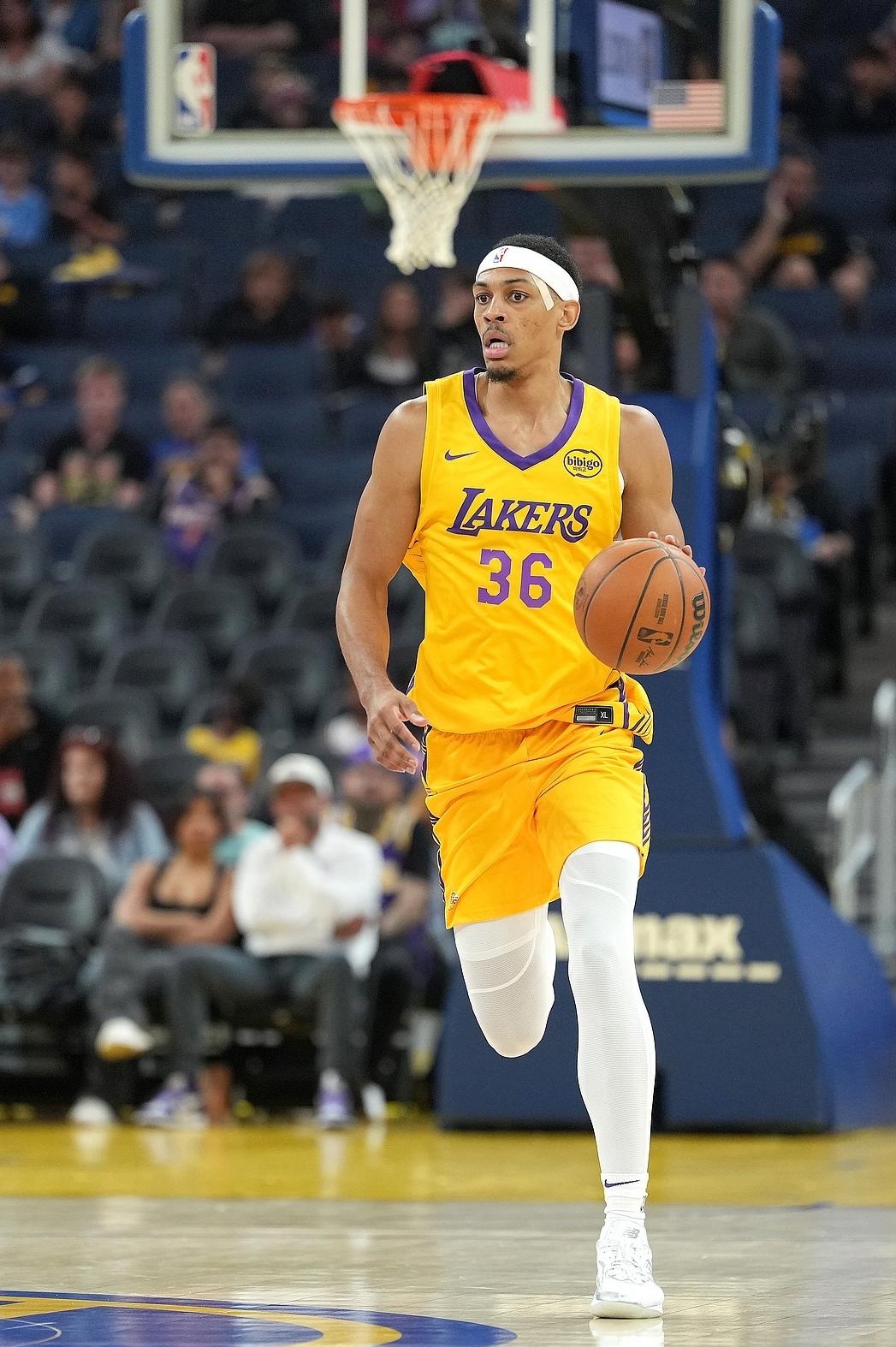 包含法甲窗口期走向成谜；洛杉矶湖人篮板制胜；话题不断；控场能力受关注的词条