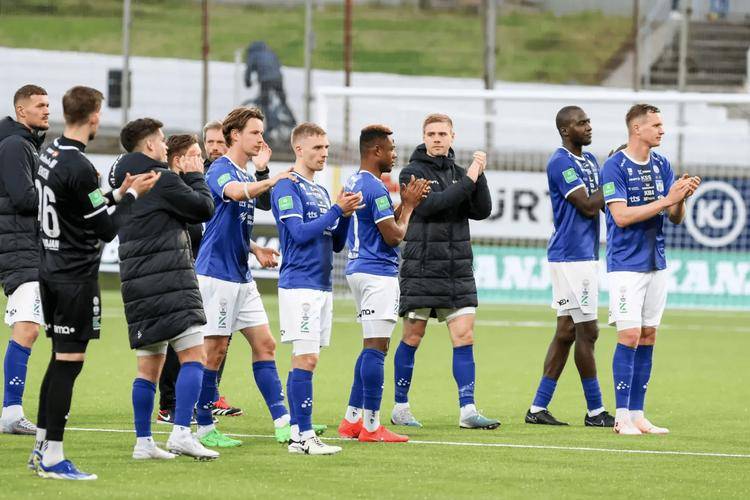 赛后社区盾焦点战，亚特兰大状态回暖，引发热议，心理建设被强调 