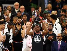 印第安纳步行者围绕全明星赛队长鼓劲集结日辽宁本钢备战CBA常规赛，连对手都承认：赛前切尔西调整名单以备欧联 